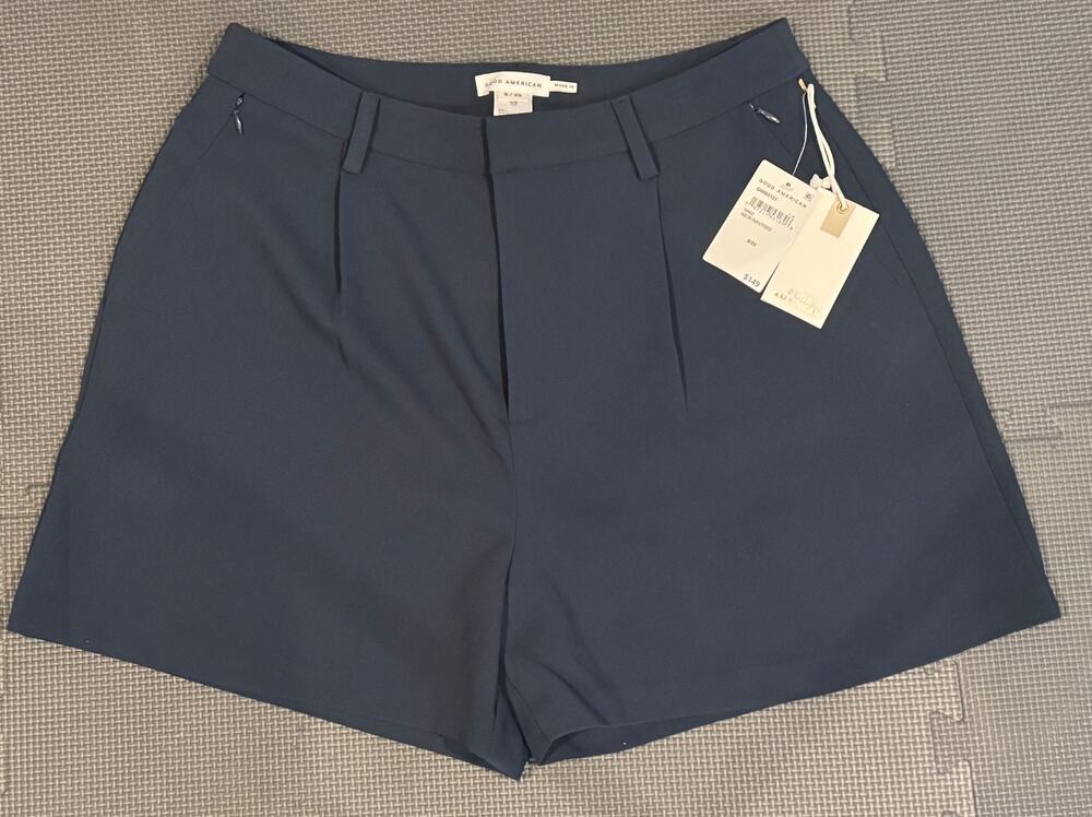 Good American Luxe Suiting Trouser Shorts Navy 8/29 NWT High Rise Pleated